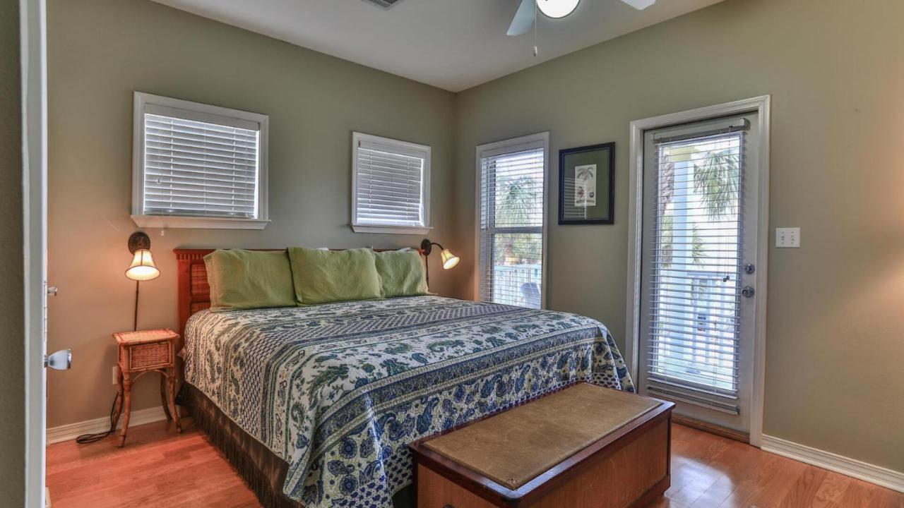 Biglows Bungalow - About A Quarter Mile To Private Neighborhood Beach Access, Pet Friendly, Community Pool Destin Extérieur photo